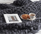 CHUNKY KNITTED THROW BLANKET
